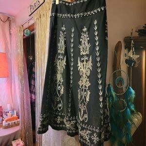 Chic Black and Silver Embroidered A-Line Skirt